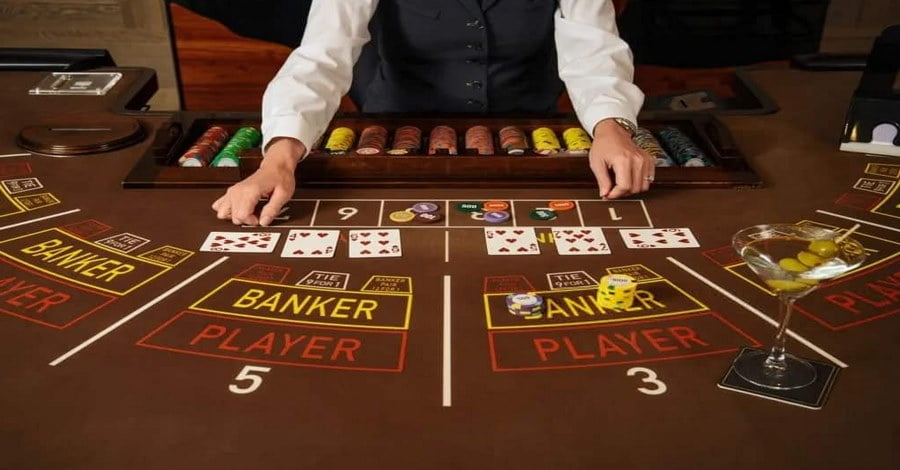 Chỉ cần ngay lần đầu tiên trải nghiệm bạn đã biết được luật chơi game bài Baccarat