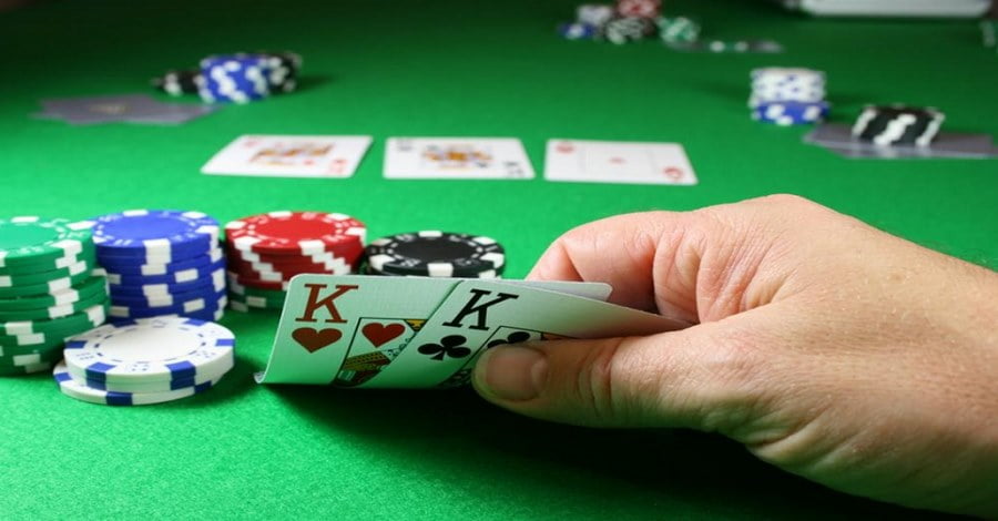 Tìm hiểu các trường hợp được rút bài để gia tăng thêm cơ hội có những lá bài đẹp