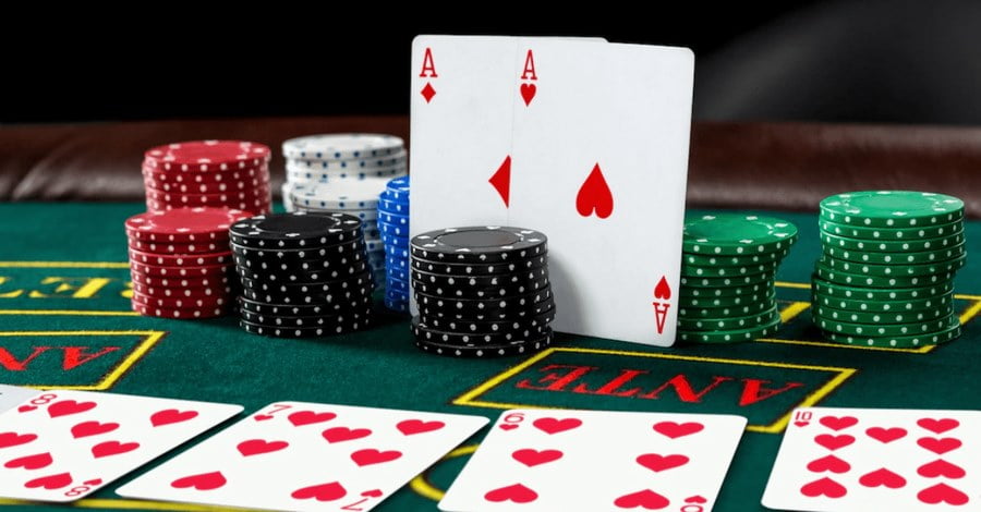 Anh em nên áp dụng các thế bài vào màn chơi bằng vốn ảo để làm quen trước