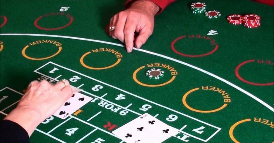 Thế bài Baccarat là cách người chơi vận dụng tính toán số vốn đặt vào từng cửa
