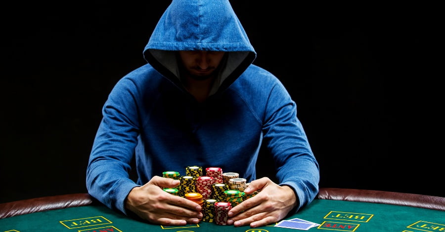 Phỉnh Poker còn giúp sòng bài giảm thiểu được các rủi ro liên quan đến tệ nạn, trộm cắp